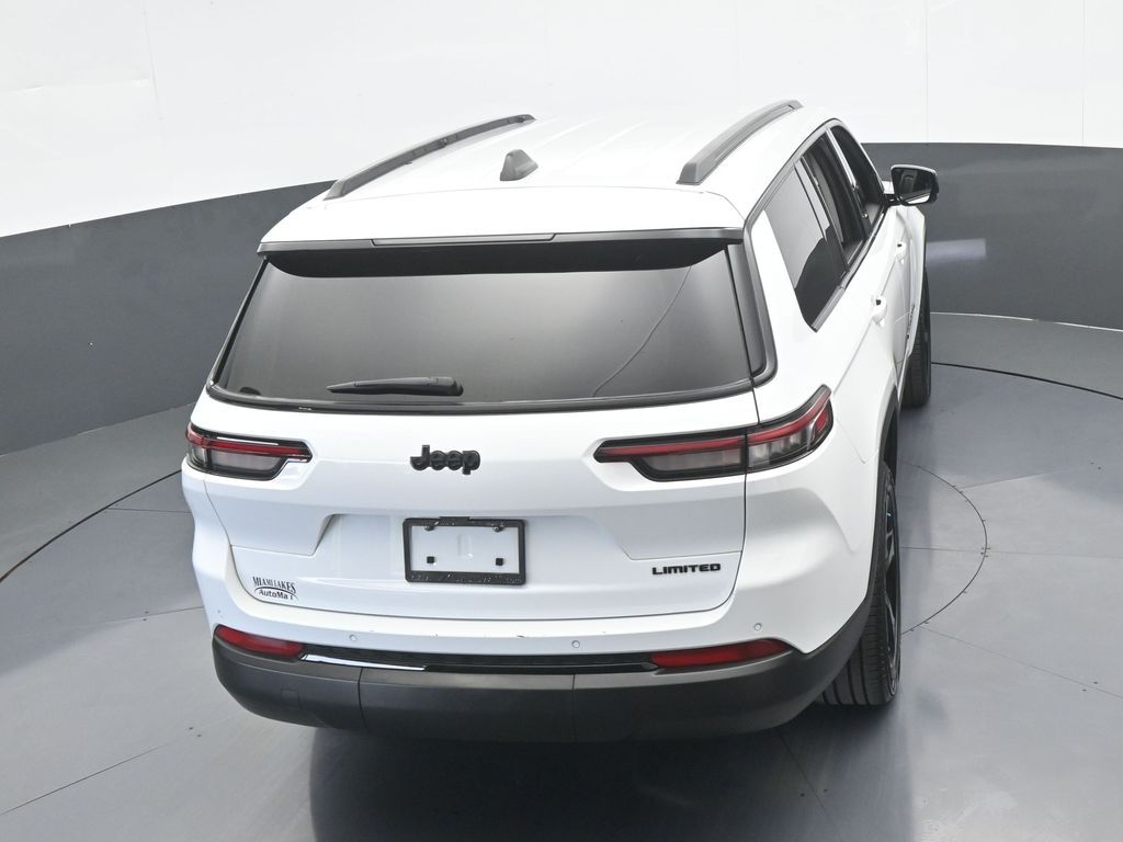 Vehicle image 21 of 81