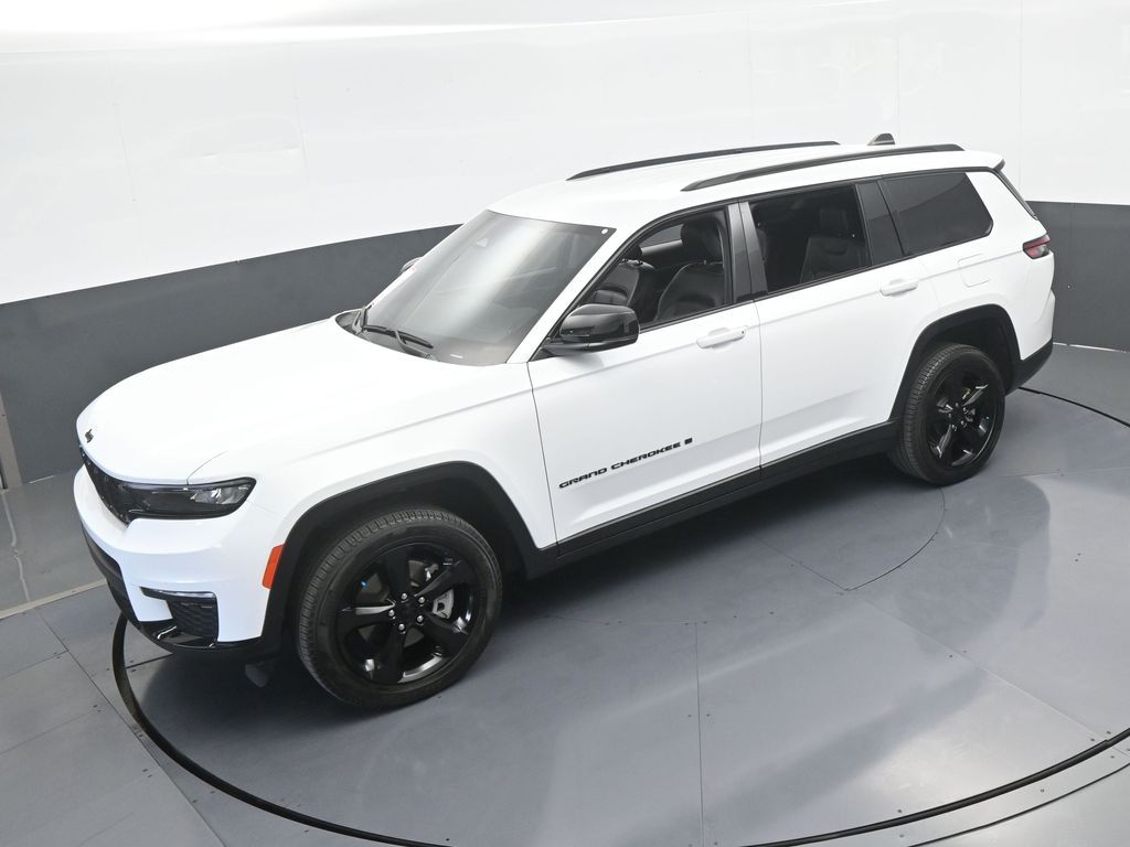 Vehicle image 6 of 81