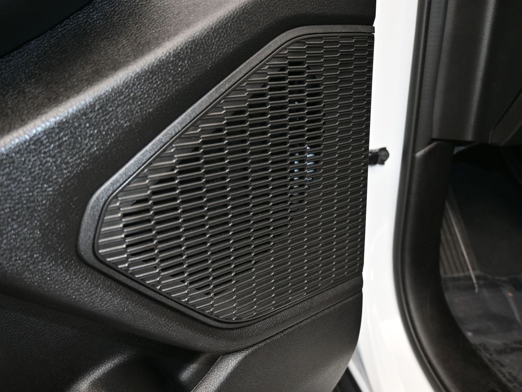 Vehicle image 41 of 81