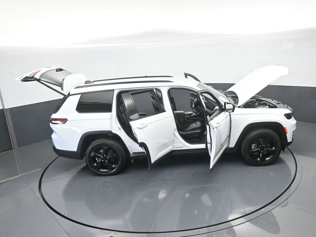 Vehicle image 20 of 81