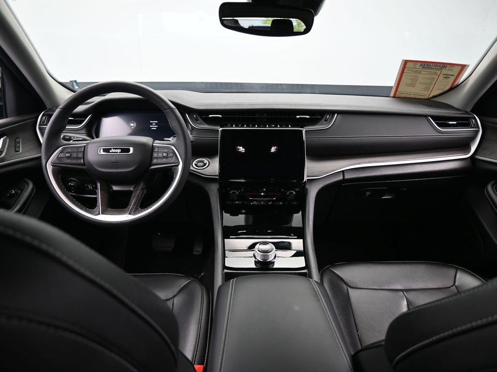 Vehicle image 67 of 81