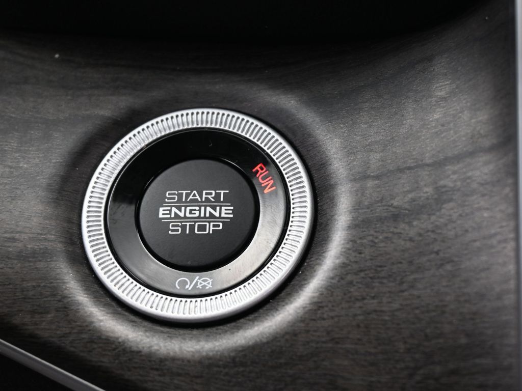 Vehicle image 56 of 81