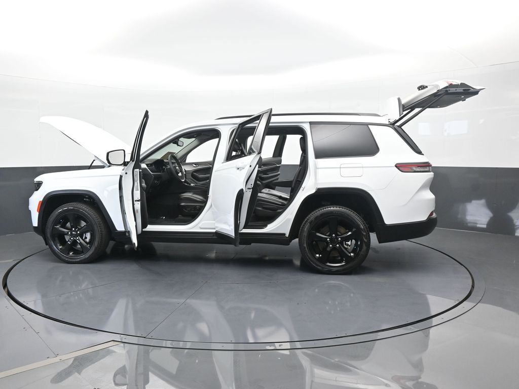 Vehicle image 30 of 81