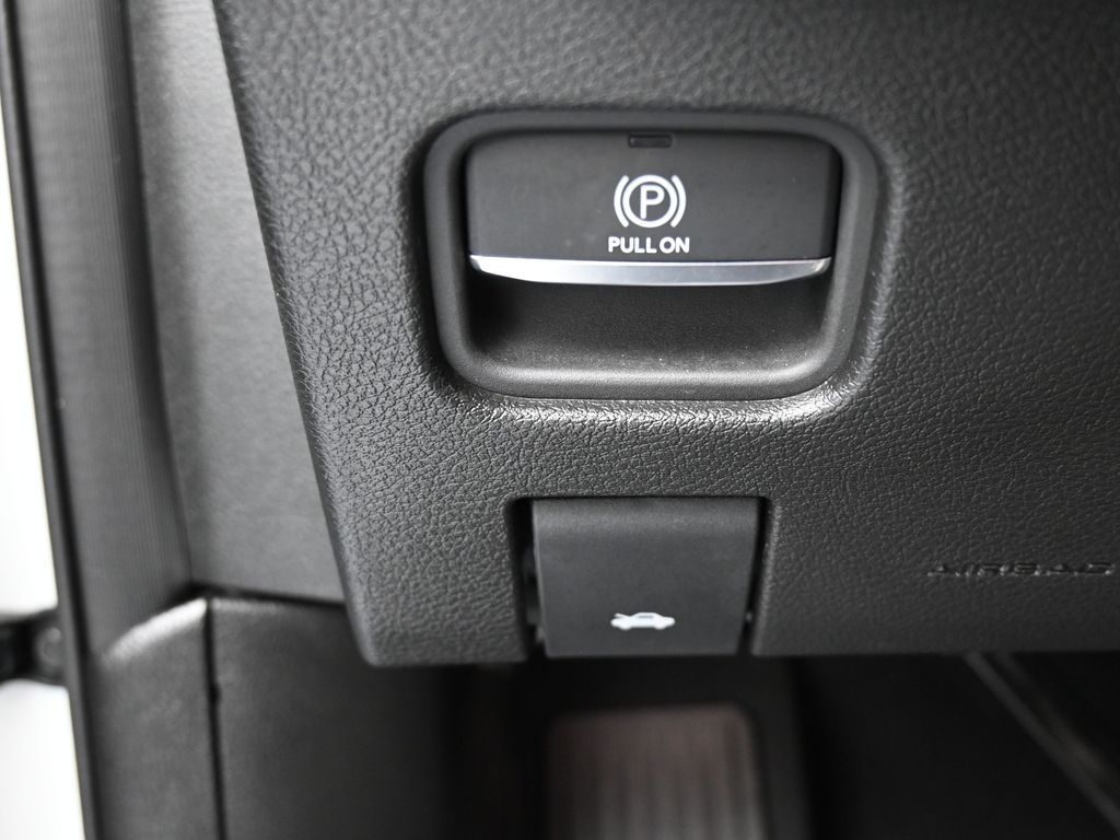 Vehicle image 61 of 81
