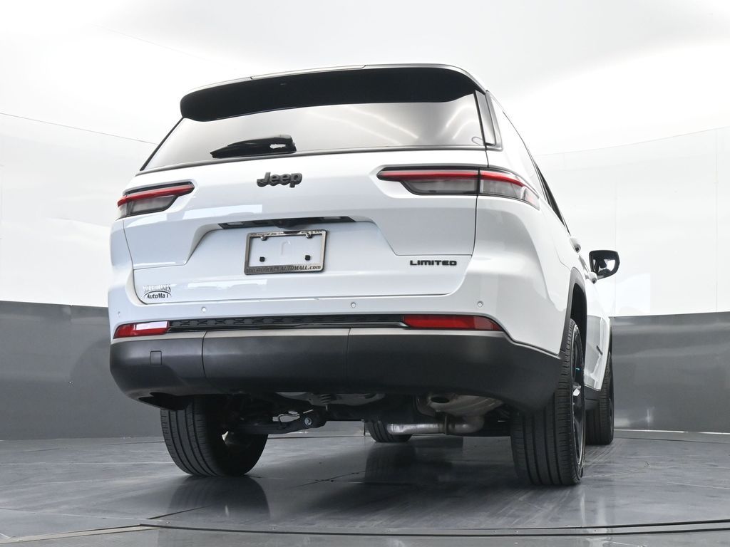 Vehicle image 24 of 81