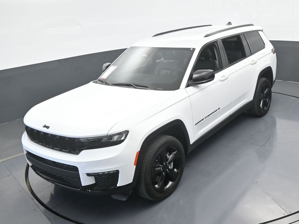 Vehicle image 3 of 81