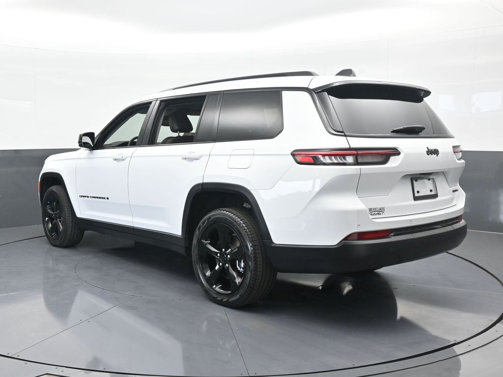 Vehicle image 26 of 81