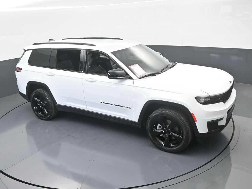 Vehicle image 12 of 81