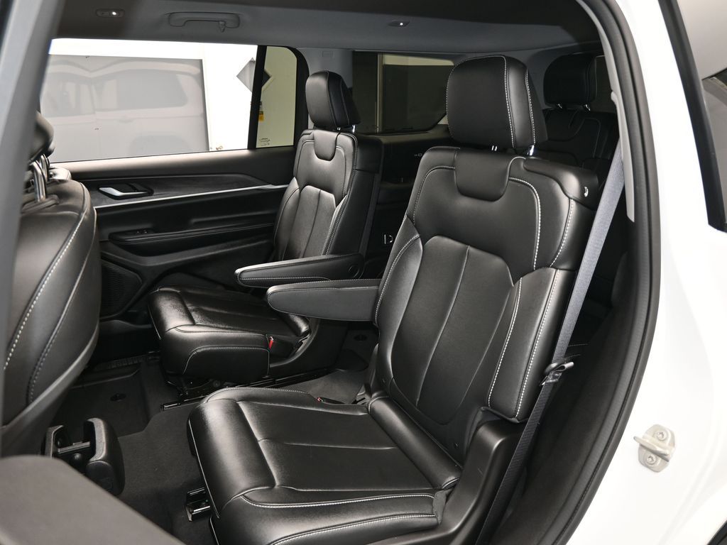 Vehicle image 63 of 81