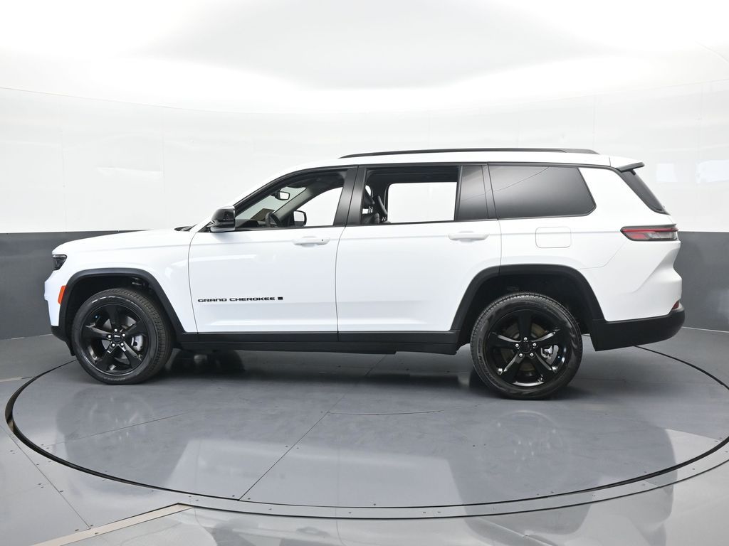 Vehicle image 33 of 81