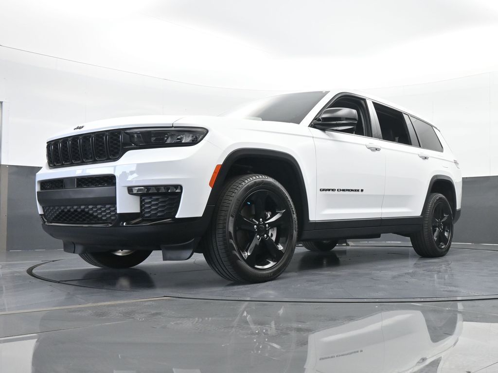 Vehicle image 23 of 81