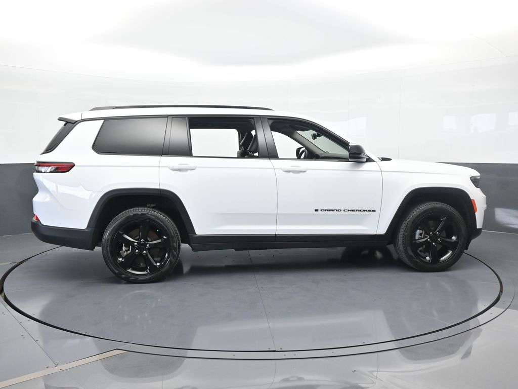 Vehicle image 13 of 81