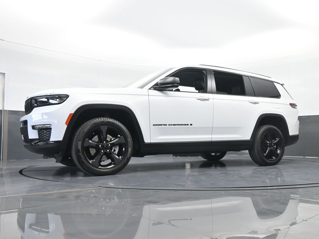 Vehicle image 15 of 81