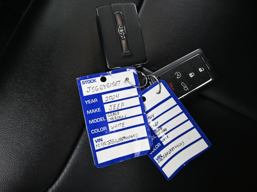 Vehicle image 43 of 81