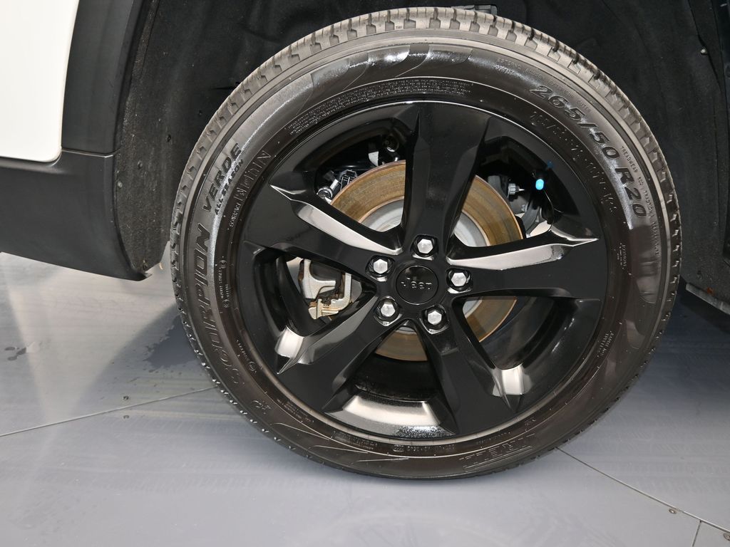 Vehicle image 72 of 81