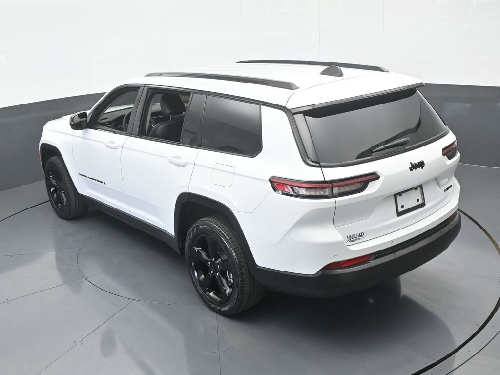 Vehicle image 27 of 81