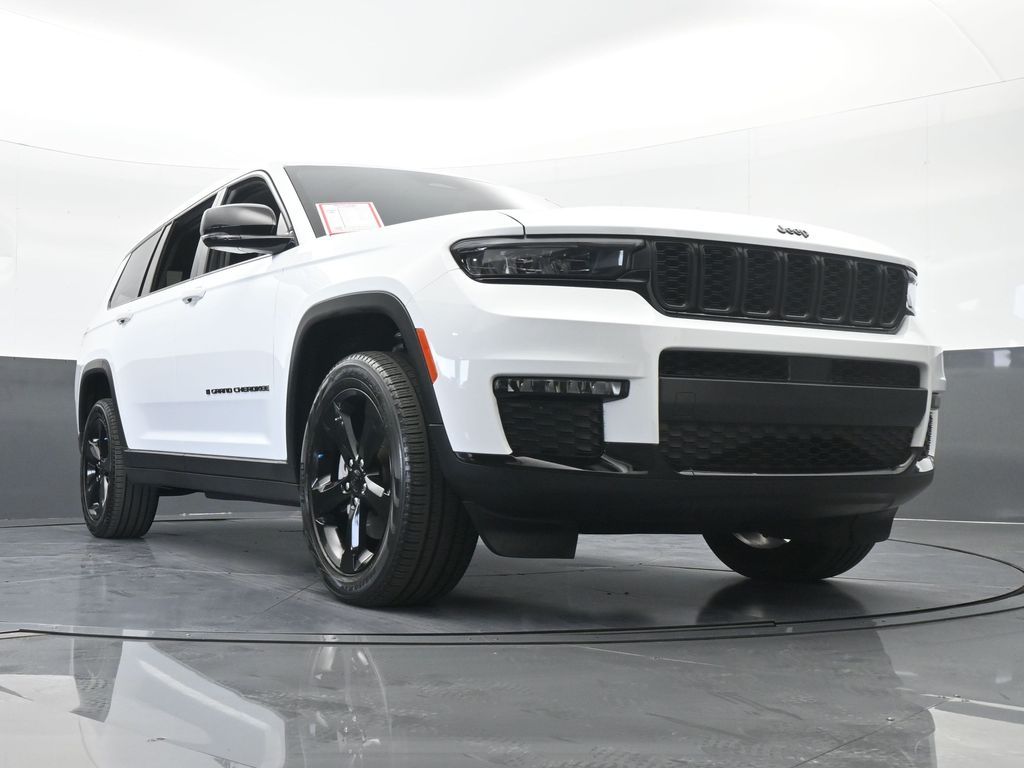 Vehicle image 7 of 81