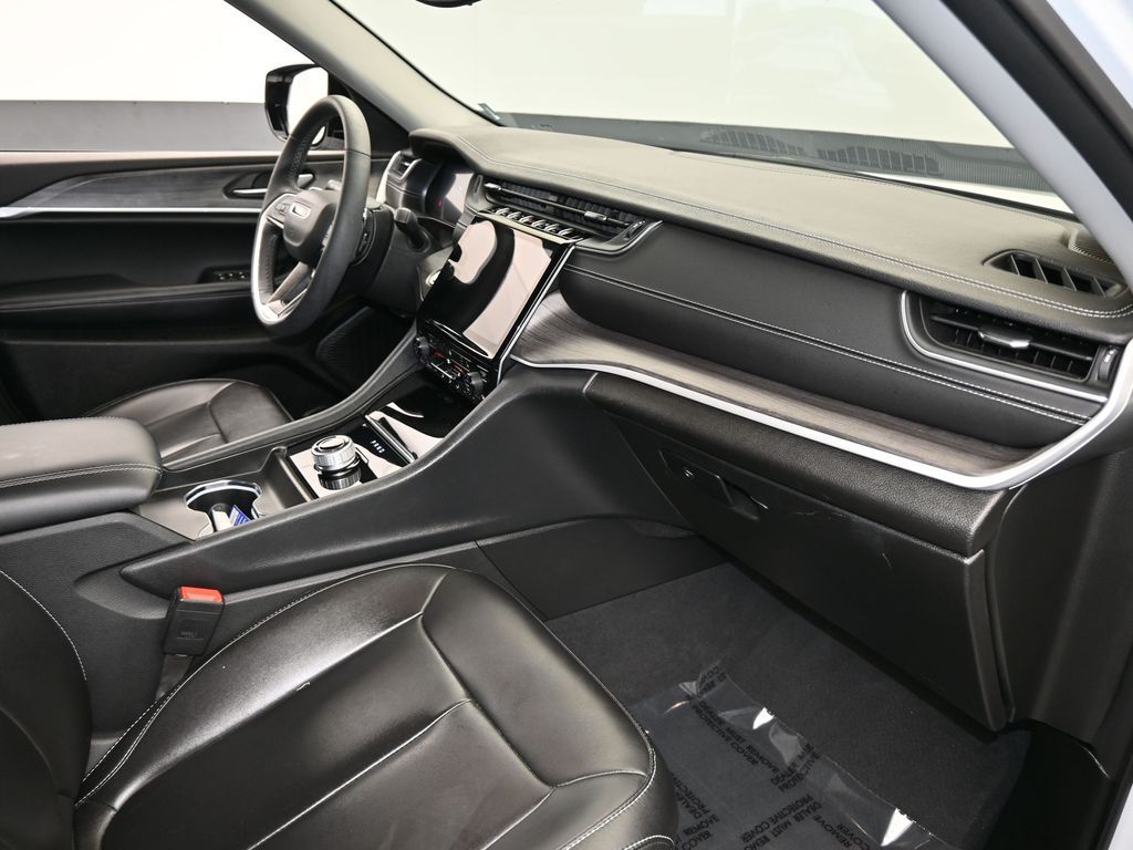 Vehicle image 76 of 81