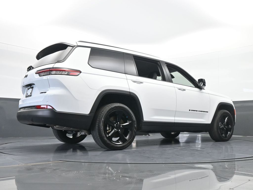 Vehicle image 19 of 81
