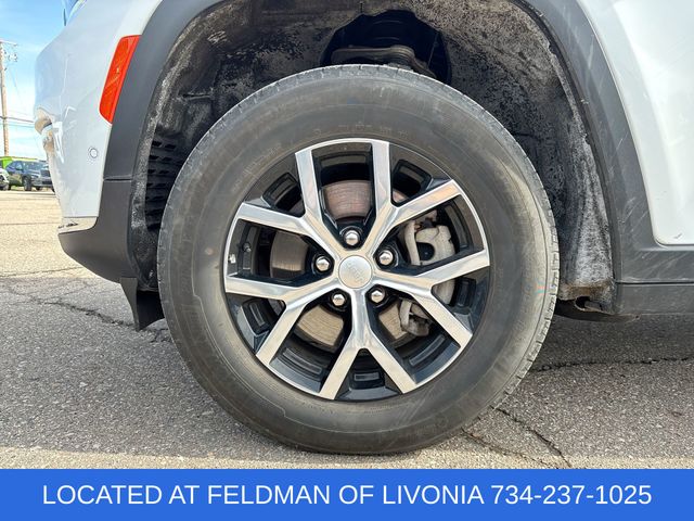 2024 Jeep Grand Cherokee L Limited Image 11 of 36