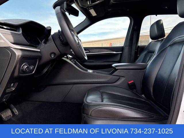 2024 Jeep Grand Cherokee L Limited Image 17 of 36