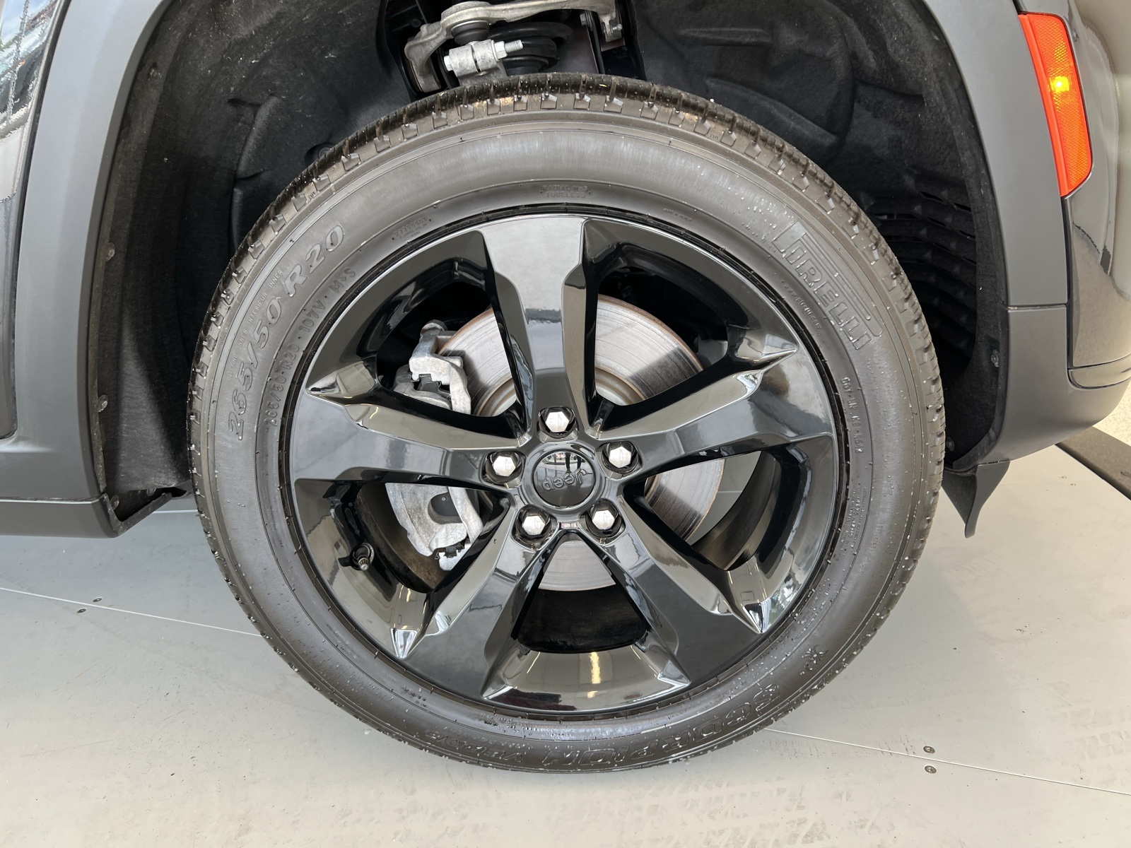 Vehicle image 16 of 76