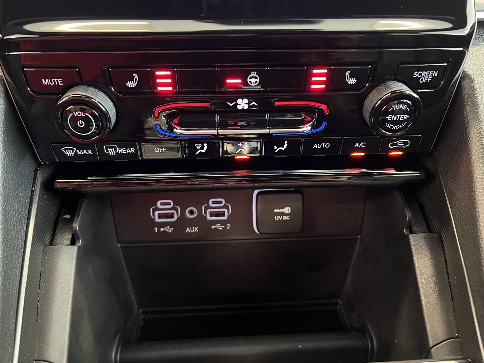 Vehicle image 74 of 76