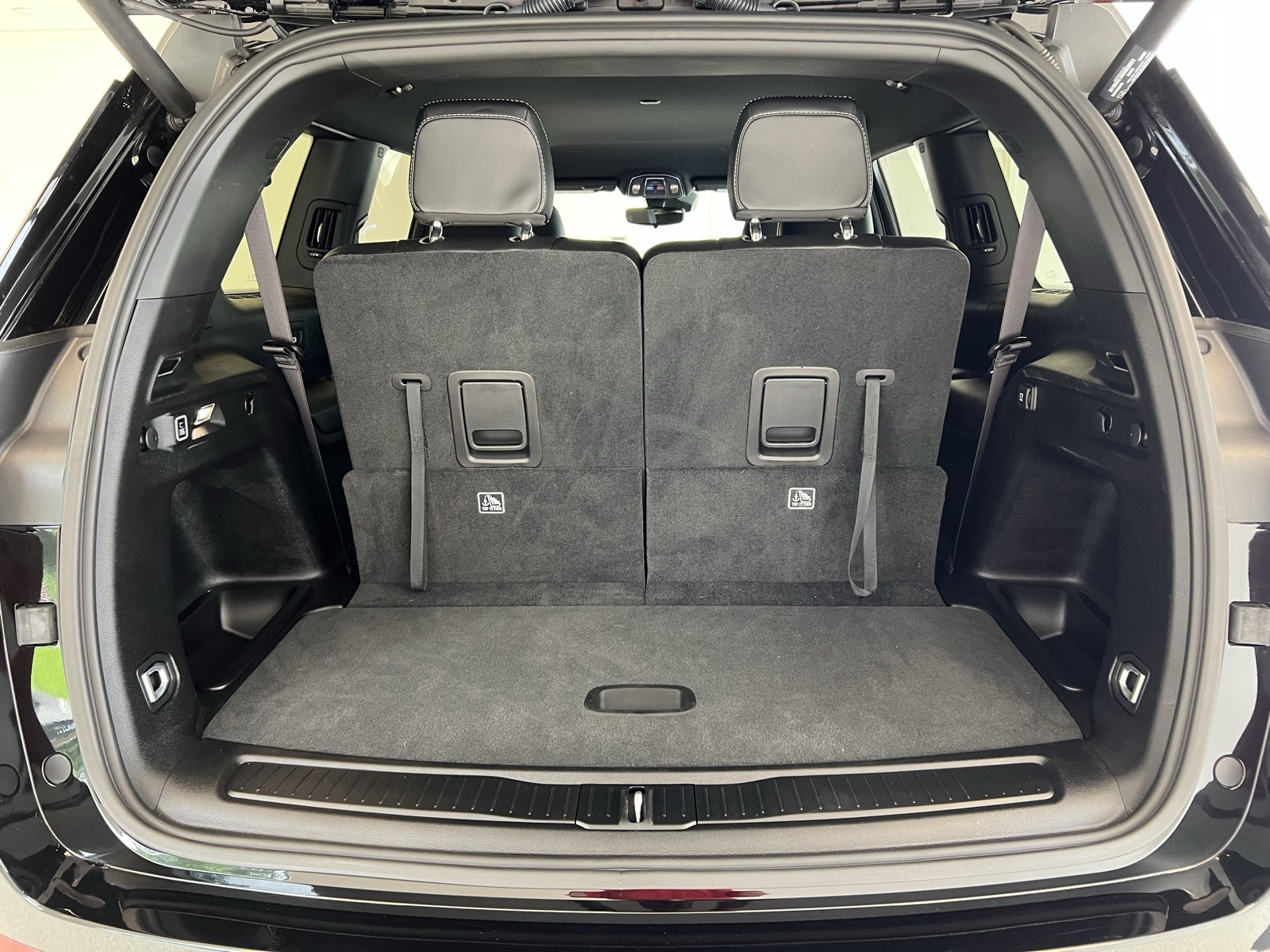 Vehicle image 21 of 76