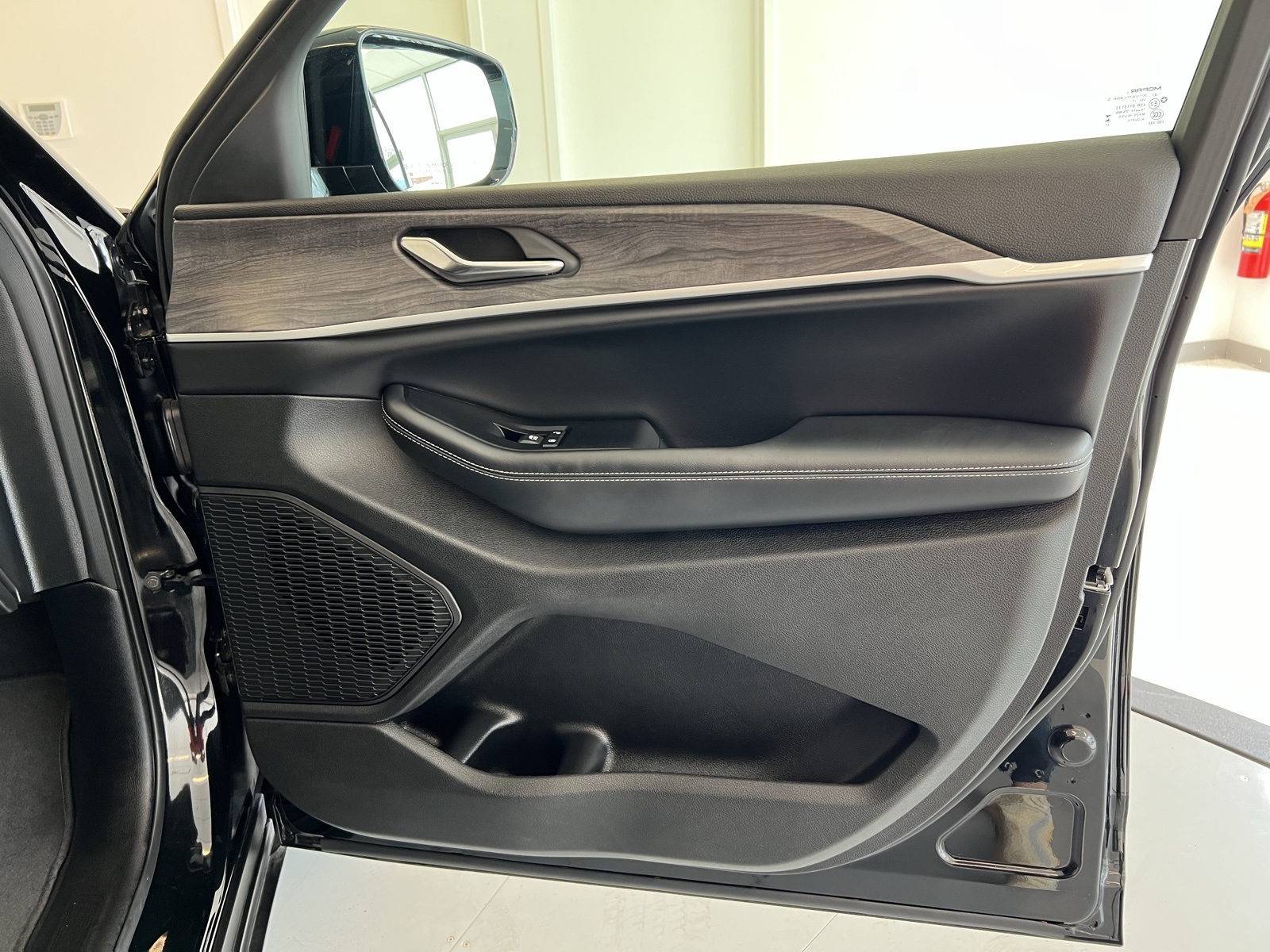 Vehicle image 55 of 76
