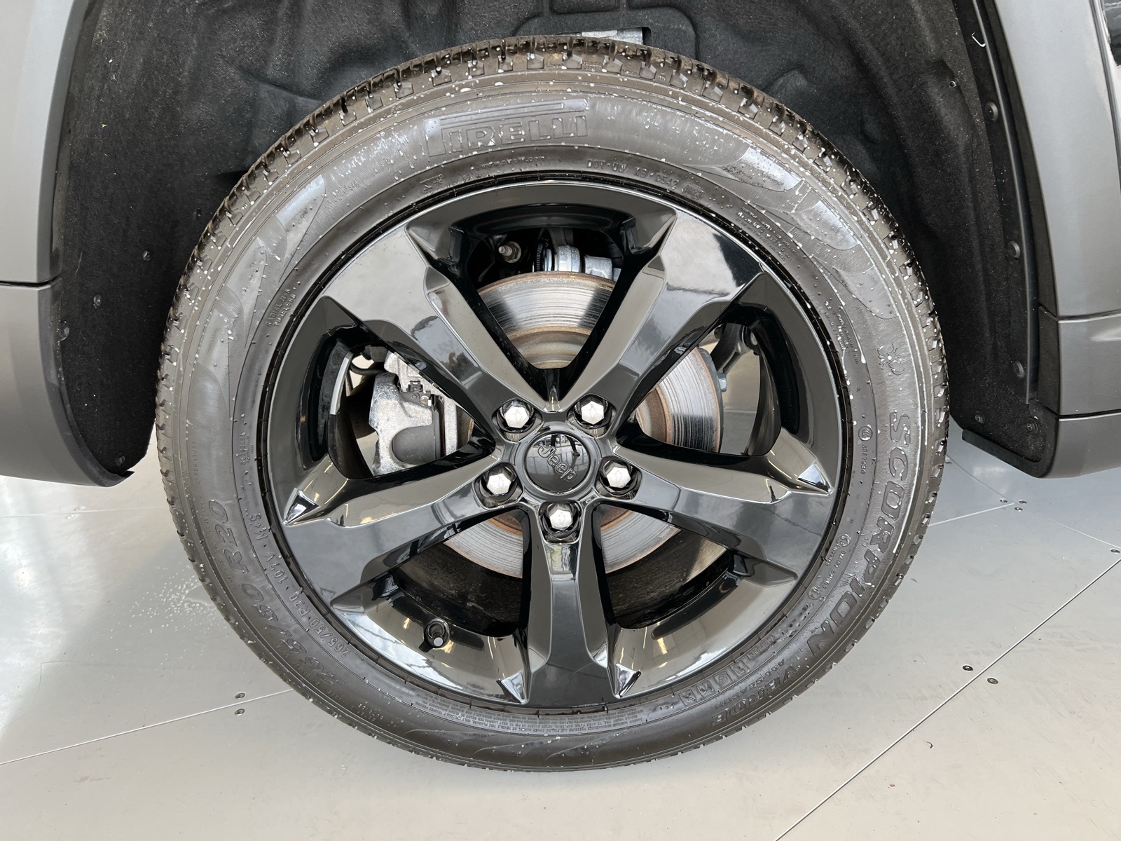 Vehicle image 17 of 76