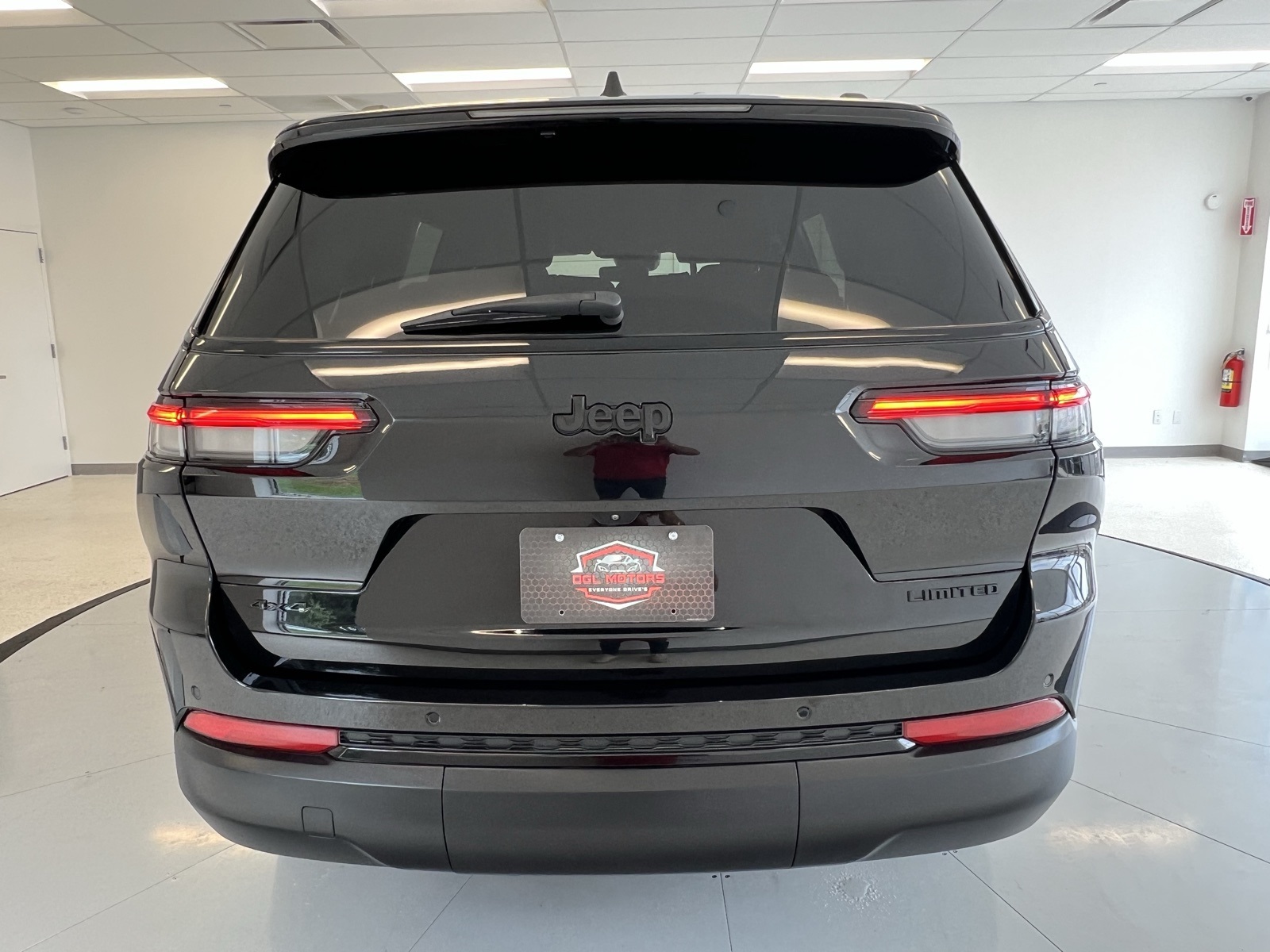Vehicle image 22 of 76