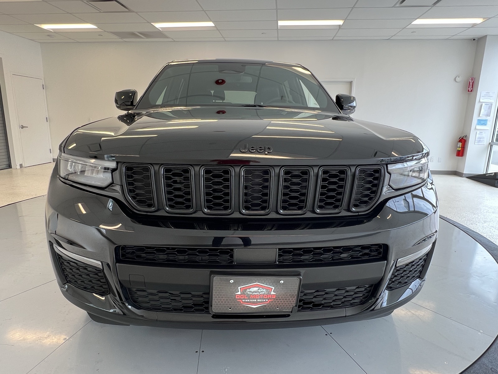 Vehicle image 3 of 76