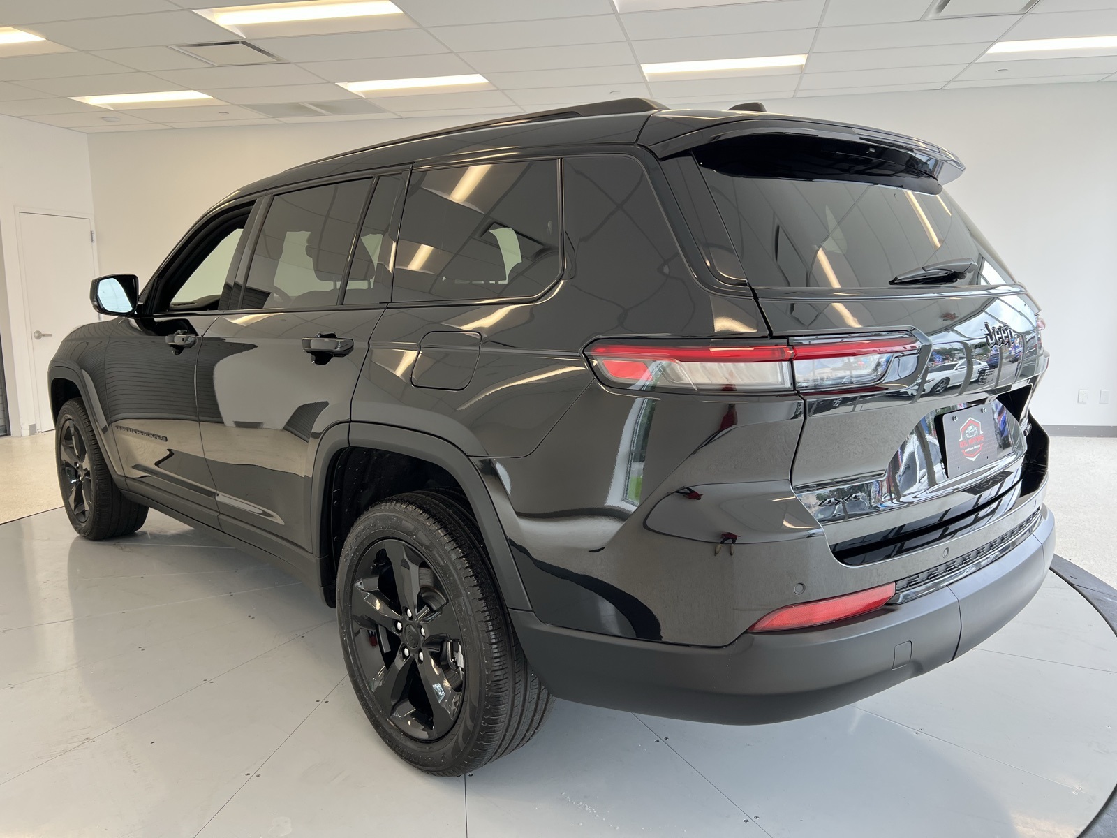 Vehicle image 12 of 76