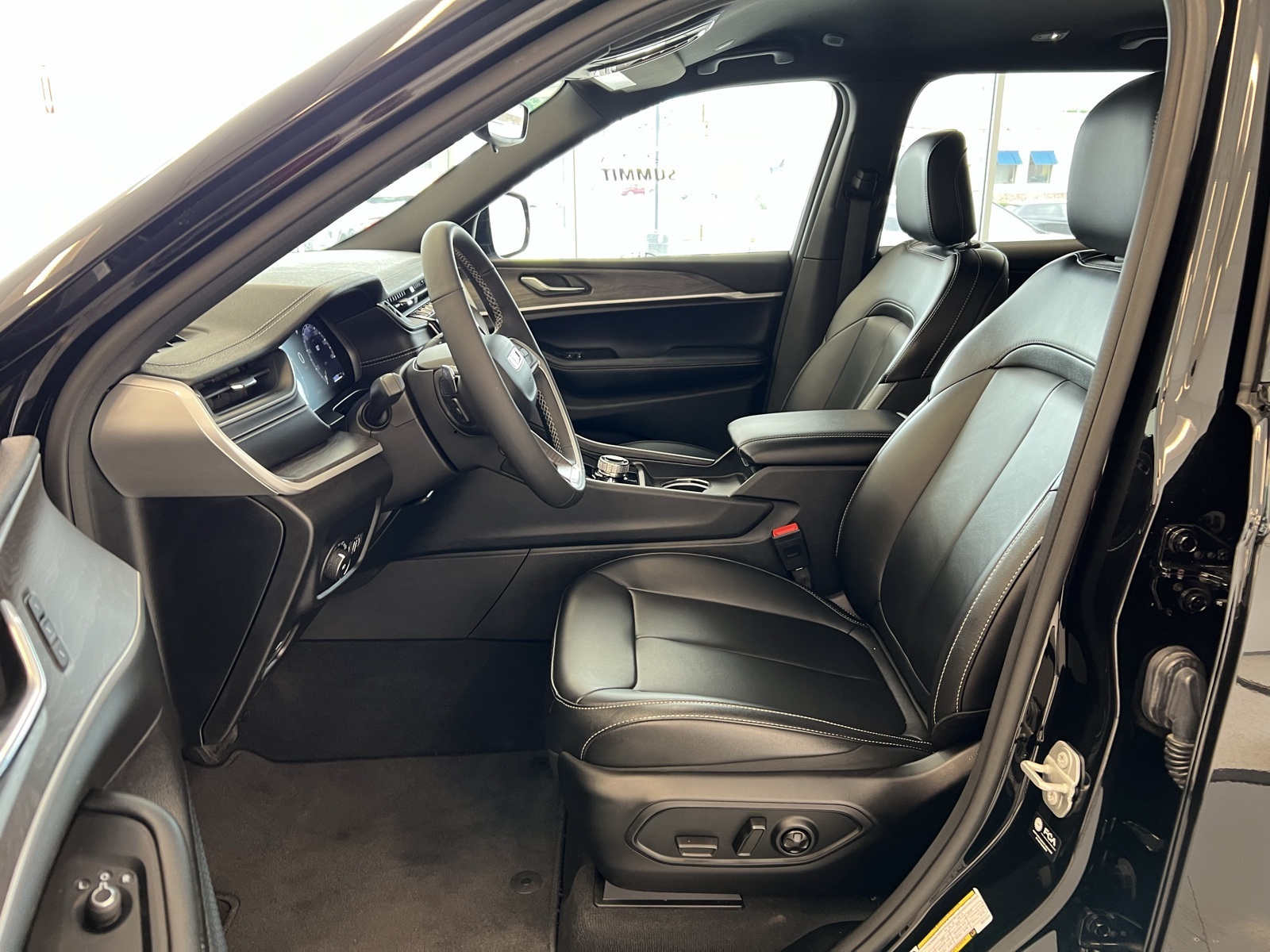 Vehicle image 30 of 76