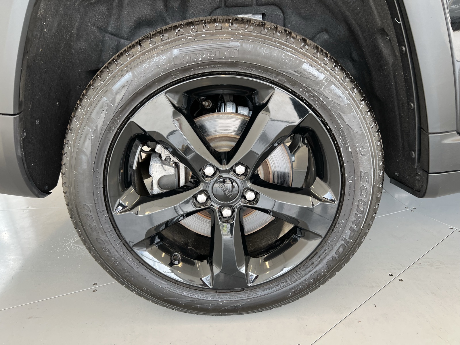 Vehicle image 18 of 76