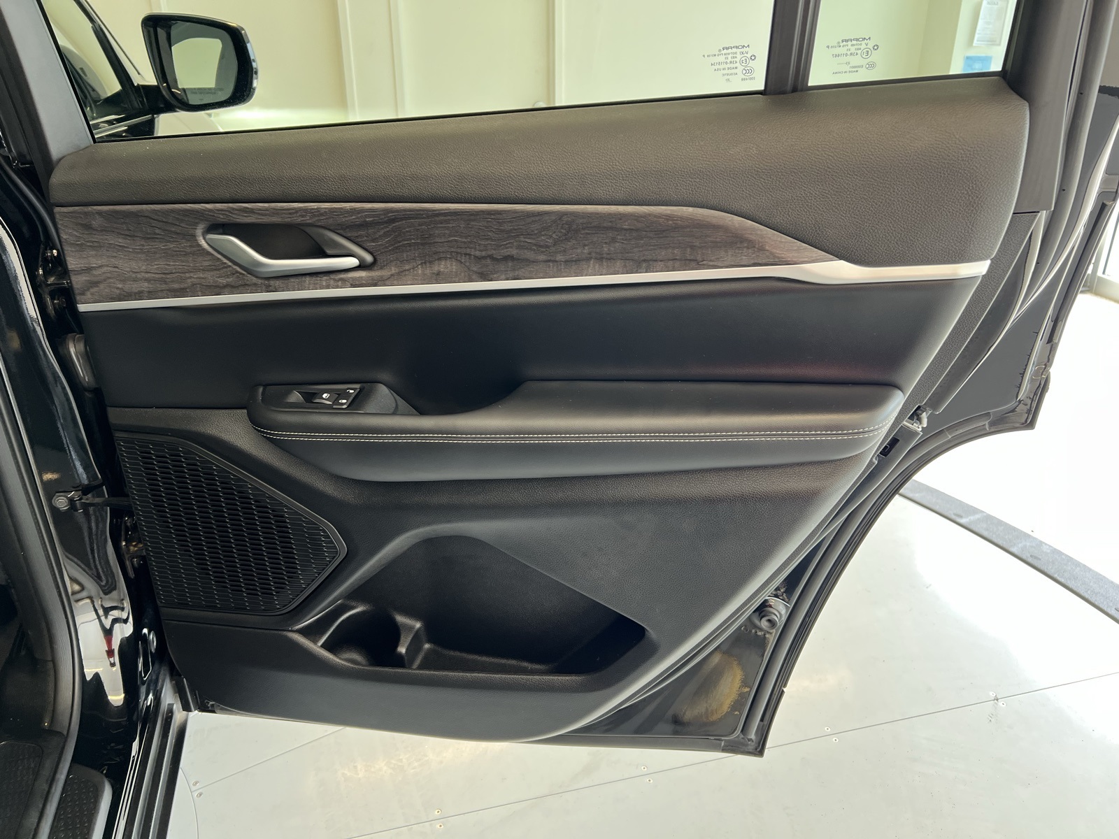 Vehicle image 53 of 76