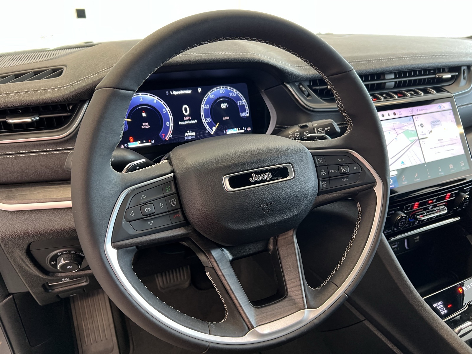Vehicle image 36 of 76