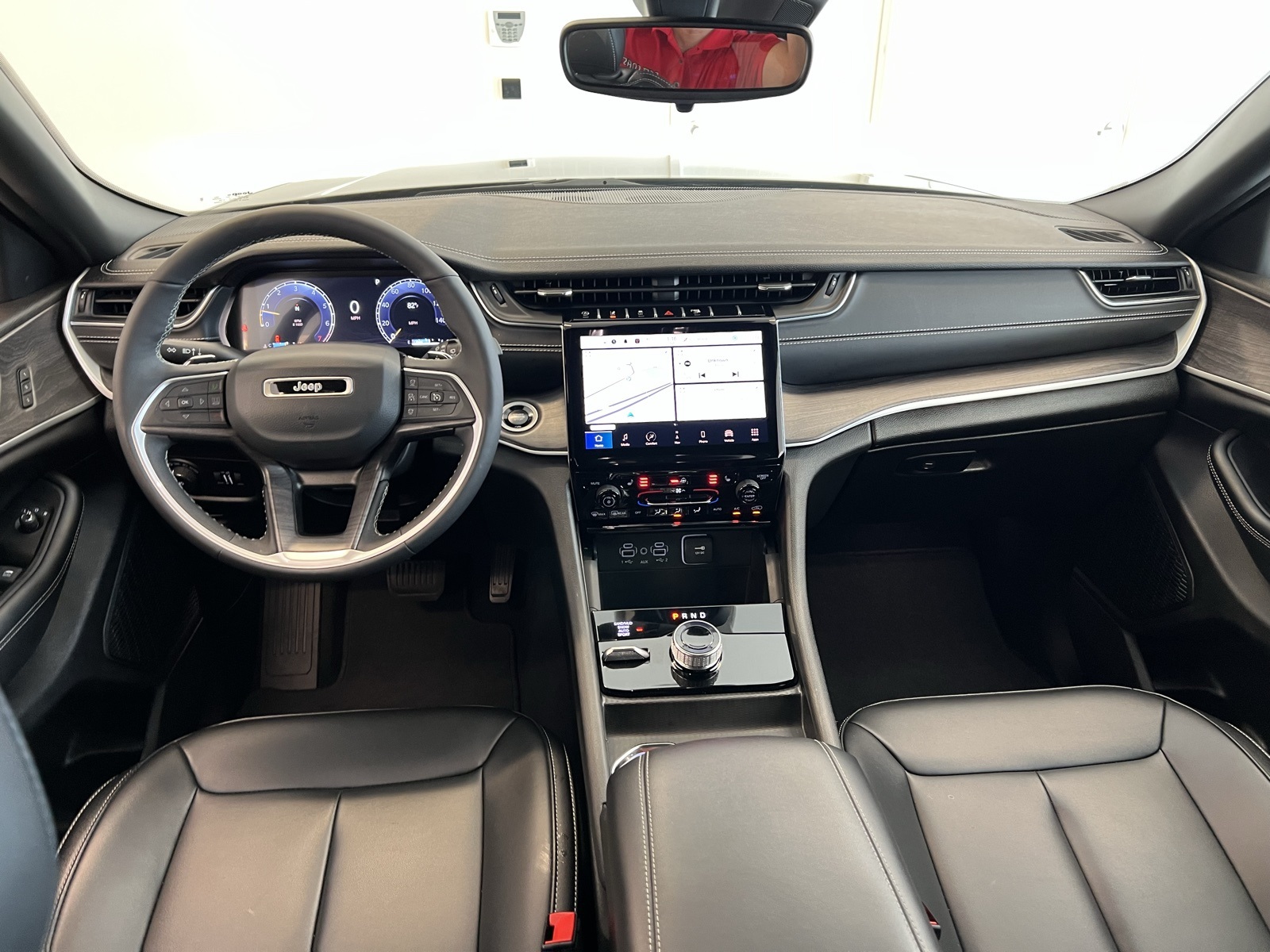Vehicle image 34 of 76