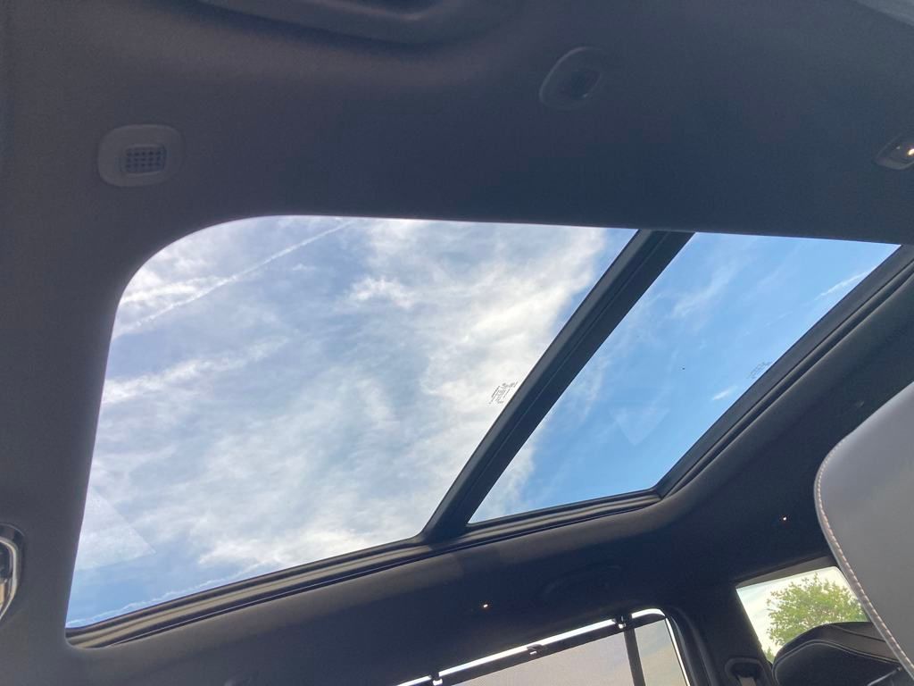 Vehicle image 17 of 38