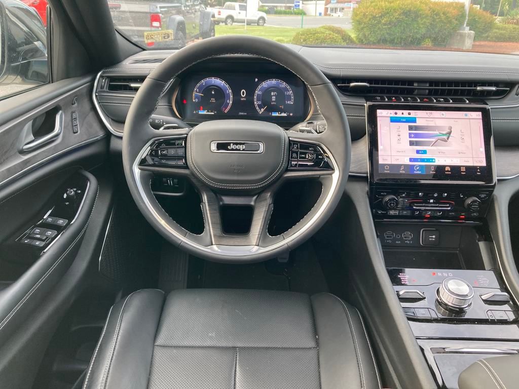 Vehicle image 13 of 38