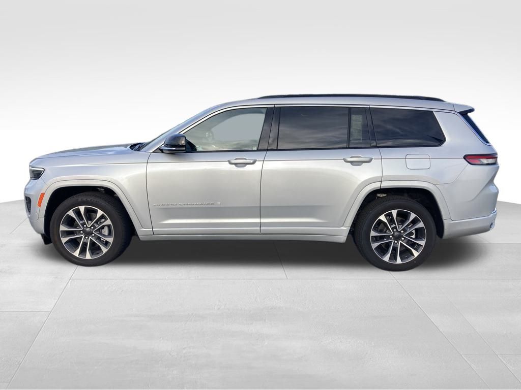 Vehicle image 8 of 38