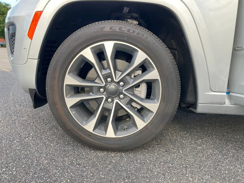 Vehicle image 26 of 38