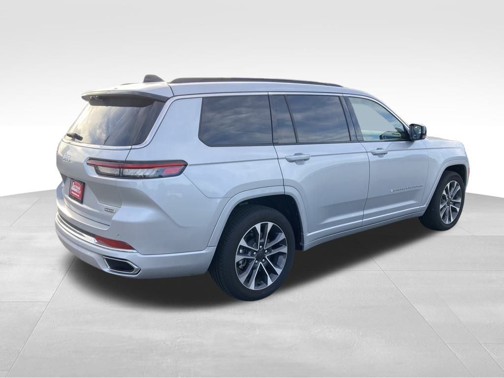 Vehicle image 5 of 38