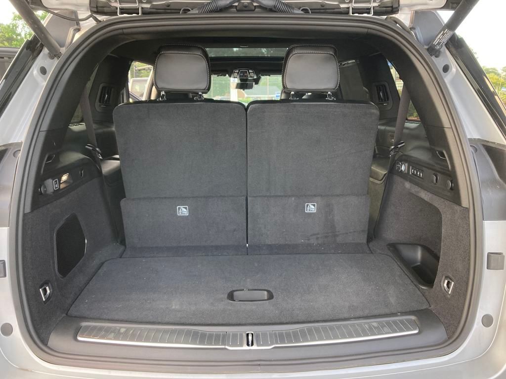 Vehicle image 18 of 38