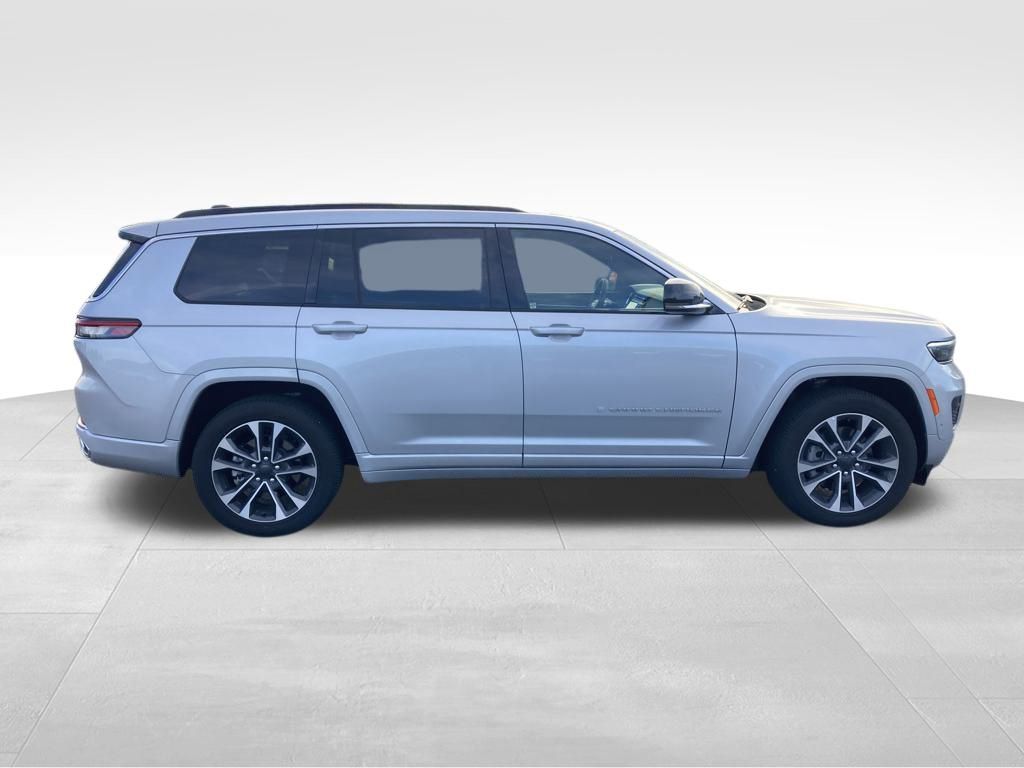 Vehicle image 4 of 38