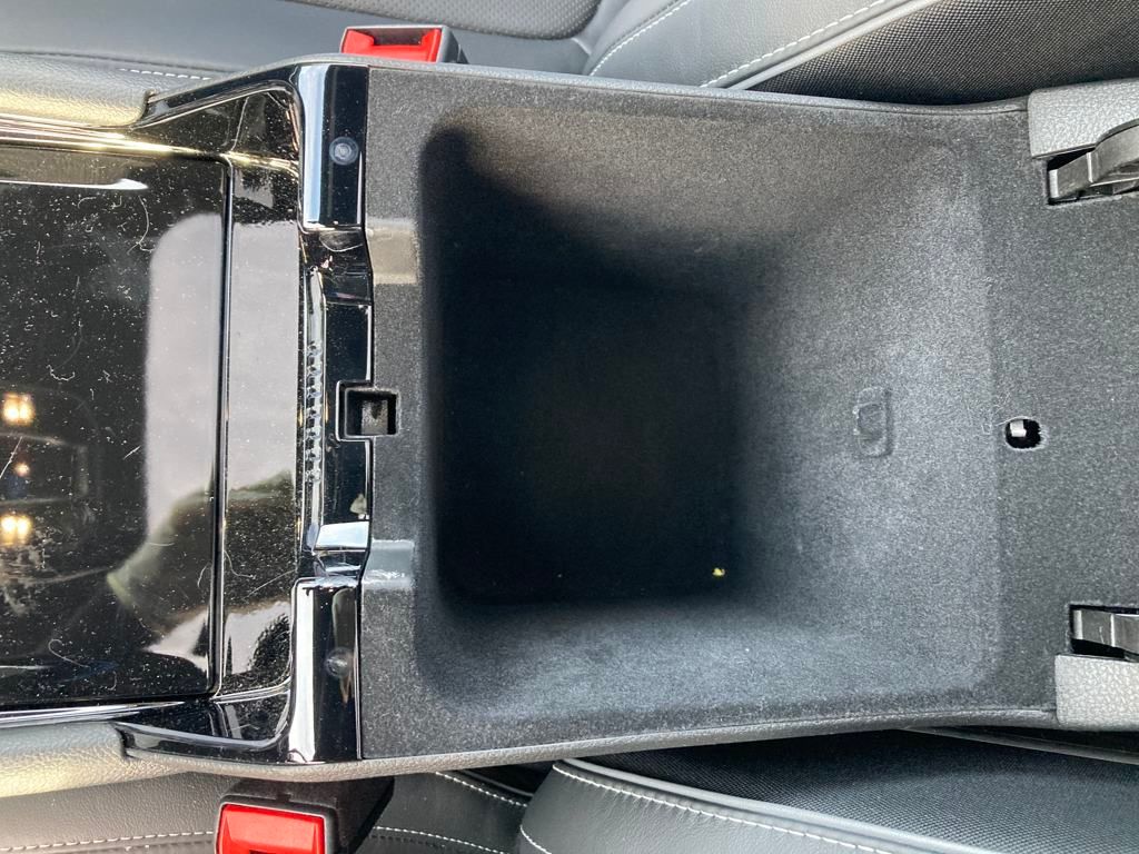 Vehicle image 25 of 38