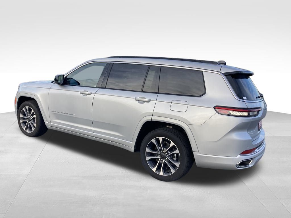 Vehicle image 7 of 38