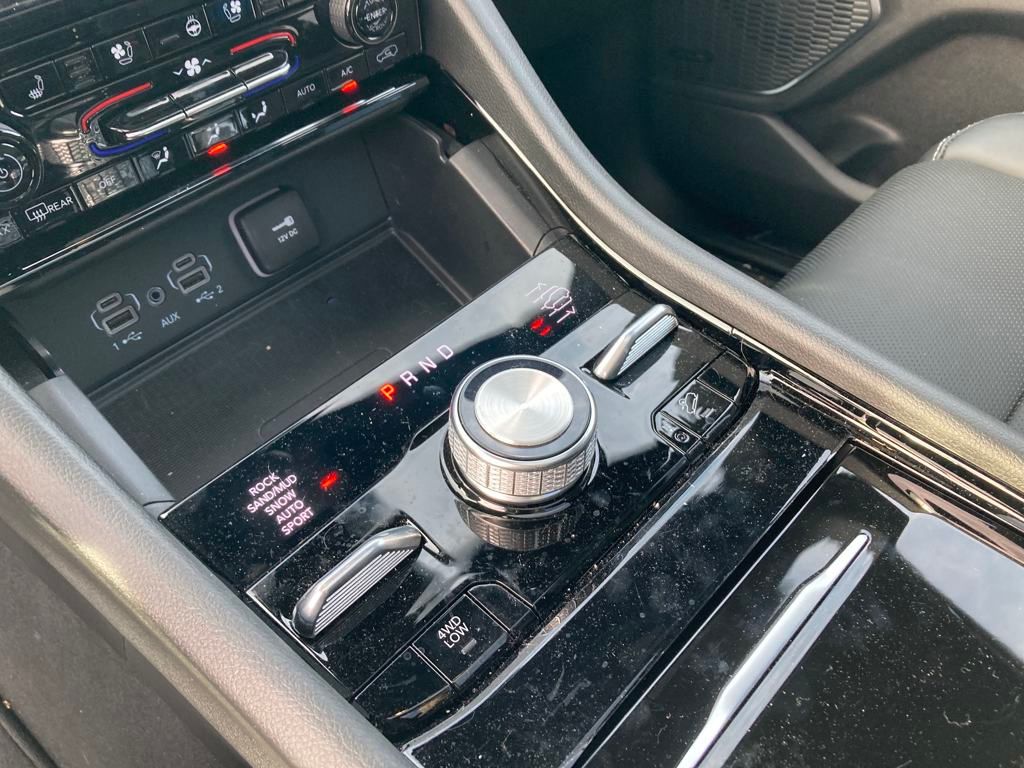 Vehicle image 23 of 38