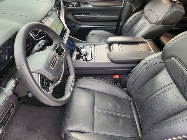 2024 Jeep Grand Wagoneer Series II Obsidian Image 34 of 37