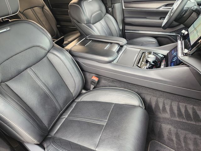 2024 Jeep Grand Wagoneer Series II Obsidian Image 13 of 37